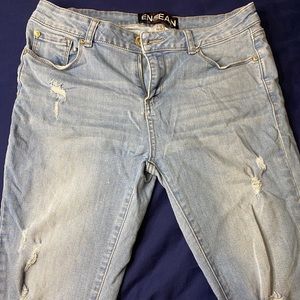 BARELY WORN Cropped Jeans